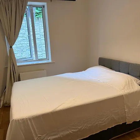 Homestay szállás Bright En-suite With Free Parking And Bus Links