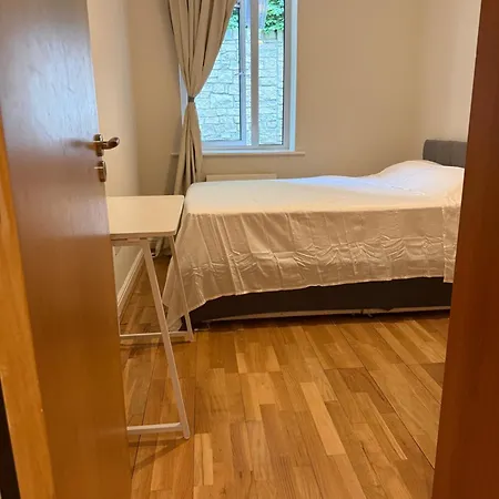 Bright En-suite With Free Parking And Bus Links * Dublin